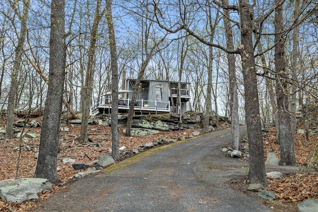 2094 Scarborough Way, Bushkill, PA 18324 - view of front of home with aphalt driveway and a wooden deck