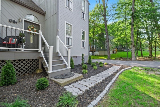 1237 Brentwood Dr, East Stroudsburg, PA 18301 - view of side of property featuring crawl space and a lawn