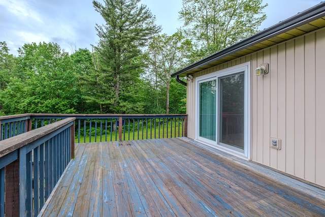 205 W Williams Ct, Stroudsburg, PA 18360 - view of wooden deck