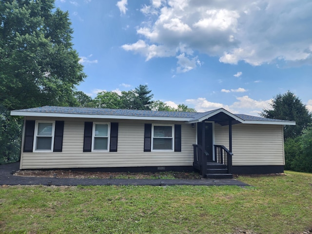 3546 High Hill Rd, Effort, PA 18330 - view of front of house with a front lawn