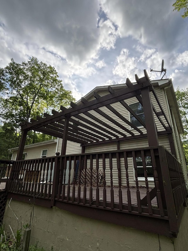 2754 Hedgerow Ln, Stroudsburg, PA 18360 - view of deck