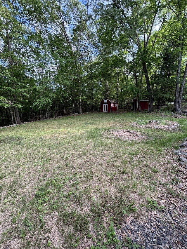 2754 Hedgerow Ln, Stroudsburg, PA 18360 - view of green lawn