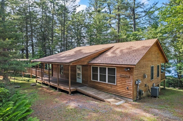105 Waygood Way, Pocono Pines, PA 18350 - rear view of house featuring roof with shingles and a wooden deck