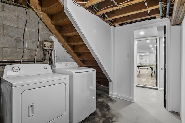 181 Williams Ln, Scotrun, PA 18355 - laundry room with washing machine and dryer and concrete block wall