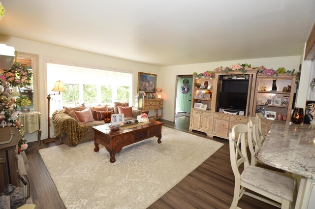 1618 Kickapoo Ter, Effort, PA 18330 - living room featuring dark wood-style floors