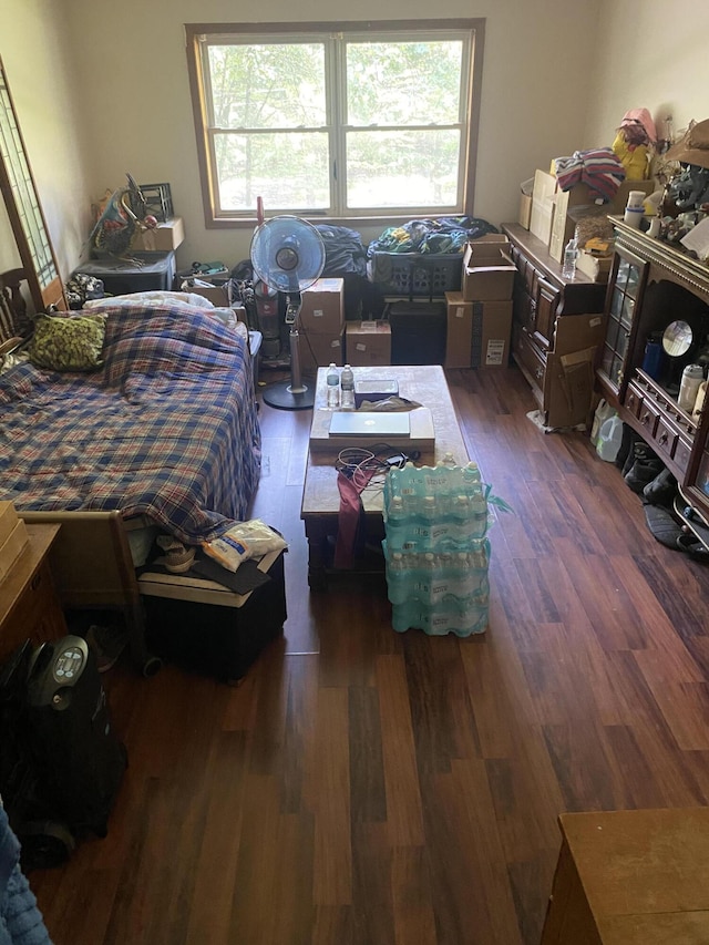 139 Davis Cir, Bushkill, PA 18324 - living room featuring wood finished floors