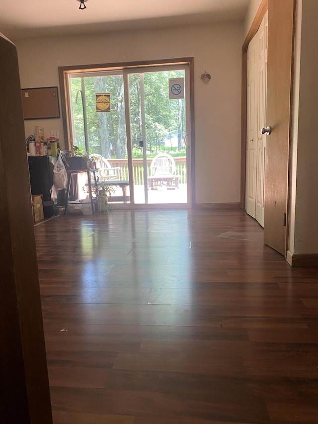 139 Davis Cir, Bushkill, PA 18324 - spare room with wood finished floors and baseboards