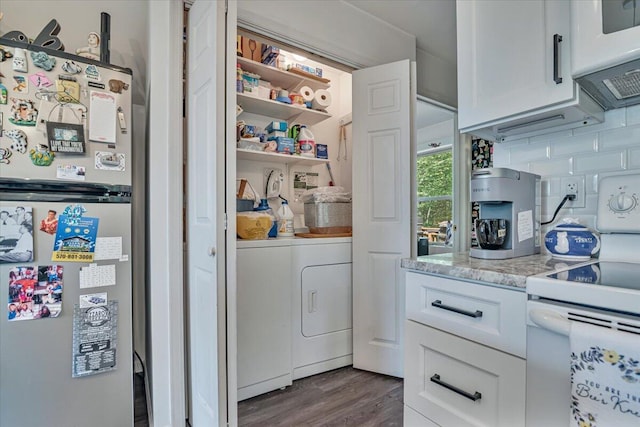 2218 Lancaster Dr, Lehman, PA 18324 - pantry with independent washer and dryer