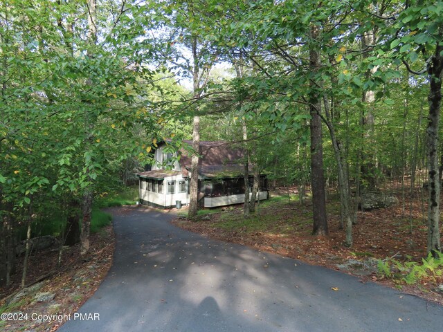 121 Ledge View Dr, Hawley PA, 18428, 2 bedrooms, 1 bath house for sale