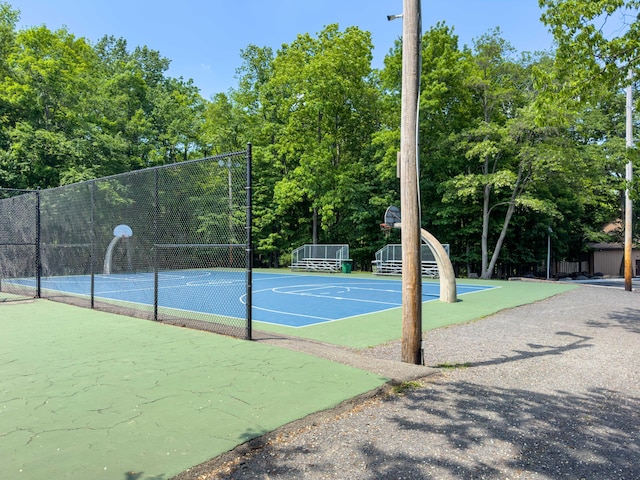 476 Hyland Dr, East Stroudsburg, PA 18301 - view of basketball court featuring fence and community basketball court