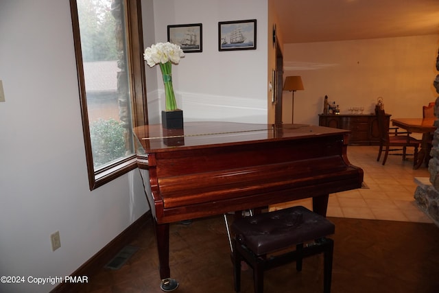 6760 Bear Creek Blvd, Bear Creek Township, PA 18702 - interior space featuring visible vents and bar