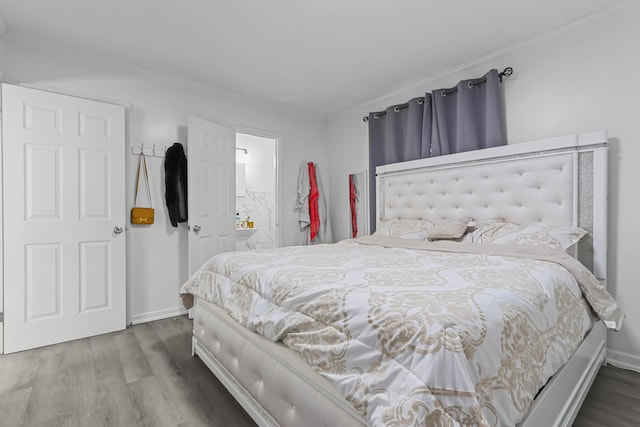 840 Columbus Ave, Stroudsburg, PA 18360 - bedroom with wood finished floors and baseboards
