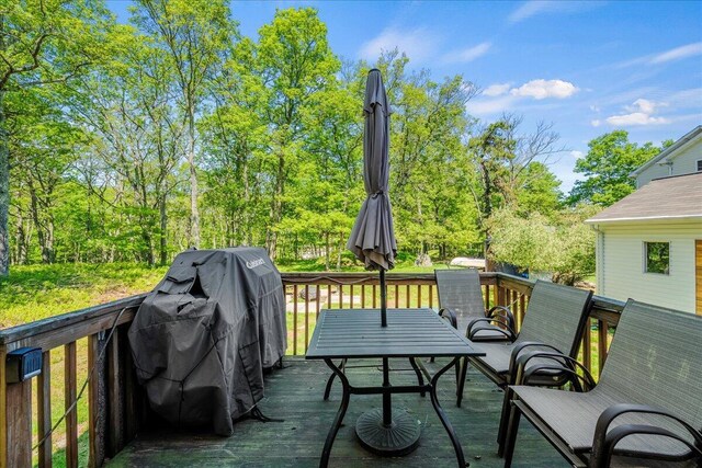 349 Mallard Ln, Bushkill, PA 18324 - wooden terrace with outdoor dining area