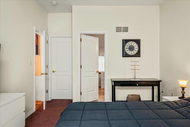 349 Mallard Ln, Bushkill, PA 18324 - bedroom featuring carpet floors