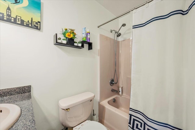 349 Mallard Ln, Bushkill, PA 18324 - full bathroom featuring toilet, shower / bathtub combination with curtain, and vanity