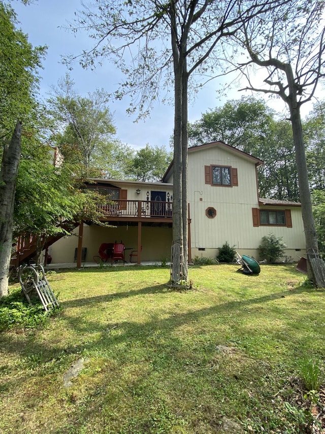 5112 Navajo Pl, Tobyhanna, PA 18466 - back of house featuring crawl space, a deck, and a yard