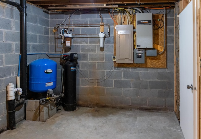 371 Ridge Cir, Cresco, PA 18326 - unfinished below grade area with electric panel, a water softener, and a water pressure tank