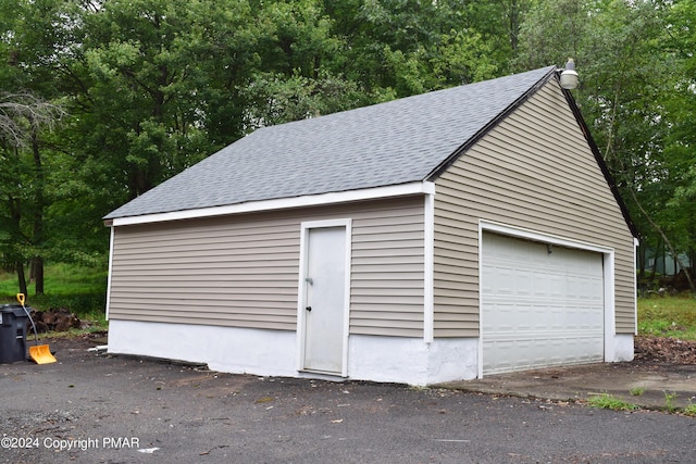 view of detached garage