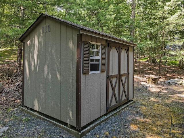 5913 NE Decker Rd NE, Bushkill, PA 18324 - view of shed