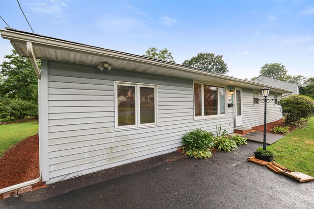 1703 Wallace St, Stroudsburg, PA 18360 - view of front of house