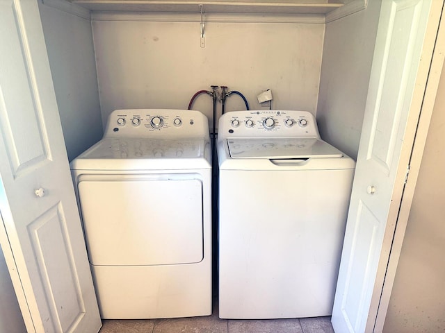 221 Diamond St, Pen Argyl, PA 18072 - laundry room with separate washer and dryer