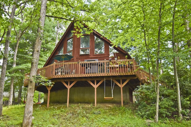 118 Sussex Ct, Bushkill, PA 18324 - back of house featuring a deck
