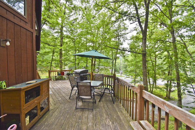 118 Sussex Ct, Bushkill, PA 18324 - deck with outdoor dining space and grilling area