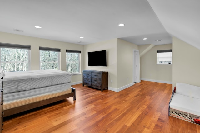 264 Maloney Ln, Tannersville, PA 18372 - bedroom featuring baseboards, visible vents, wood finished floors, and recessed lighting