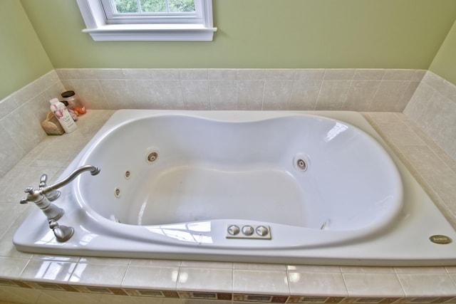 210 Edwin Ln, Stroudsburg, PA 18360 - bathroom featuring a jetted tub