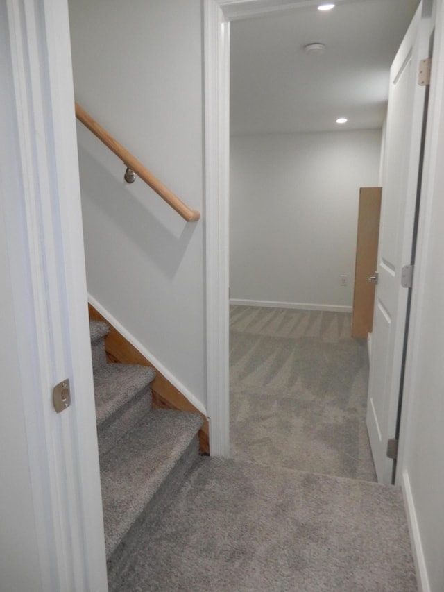 124 Segatti Cir, Bushkill, PA 18324 - staircase featuring carpet flooring, baseboards, and recessed lighting