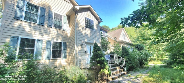 361 Great Bear Way Rd, East Stroudsburg PA, 18302, 5 bedrooms, 2.5 baths house for sale