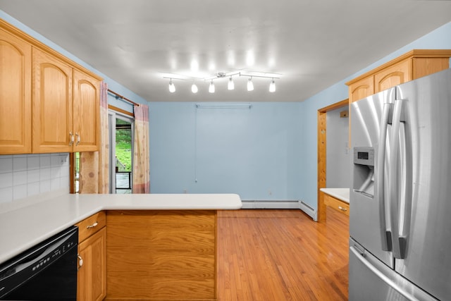 4620 Buck Valley Cir E, Stroudsburg, PA 18301 - kitchen featuring stainless steel fridge with ice dispenser, dishwasher, a peninsula, light wood finished floors, and tasteful backsplash