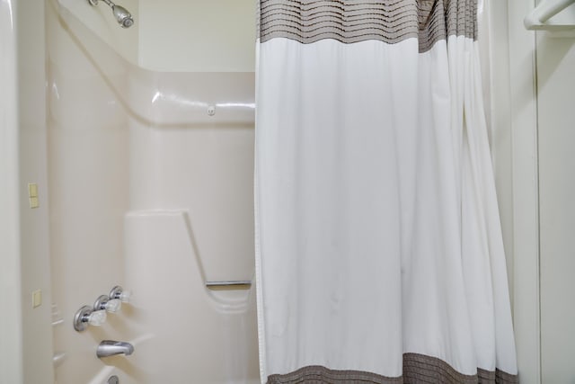 289 Towamensing Trl, Albrightsville, PA 18210 - full bathroom with shower / tub combo with curtain