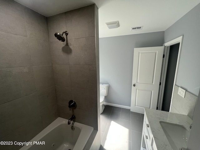 full bathroom with bathtub / shower combination, visible vents, toilet, vanity, and baseboards