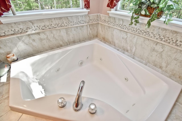 603 Washington Xing, East Stroudsburg, PA 18301 - full bathroom with a jetted tub