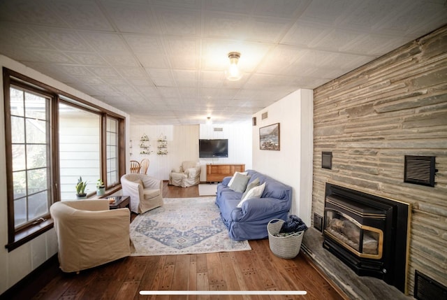 71 Dogwood Dr, Jim Thorpe, PA 18229 - living area featuring hardwood / wood-style flooring