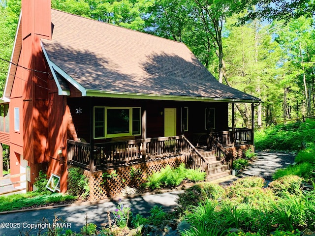 view of front of house featuring covered porch