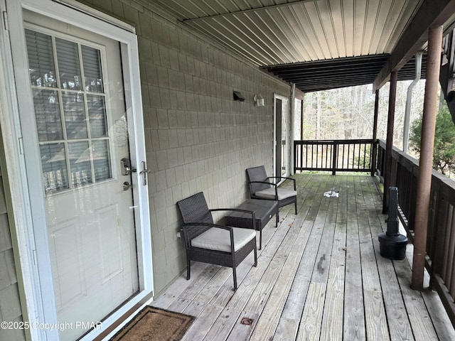 Listing photo 2 for 336 Sir Bradford Rd, Pocono Lake PA 18610