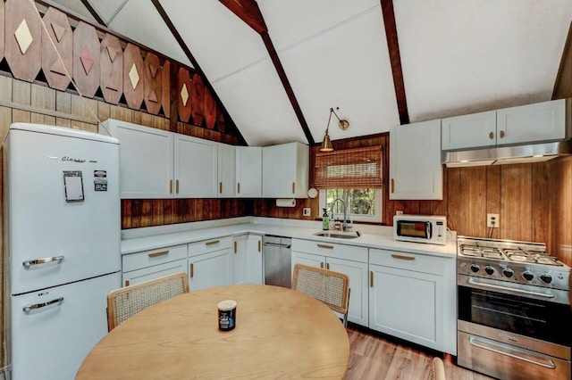 389 Orono Dr, Pocono Lake, PA 18347