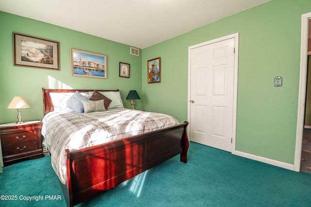 bedroom featuring carpet floors, visible vents, and baseboards