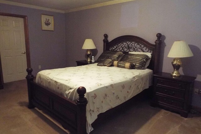 115 Gap View Rd, Milford, PA 18337 - carpeted bedroom with ornamental molding