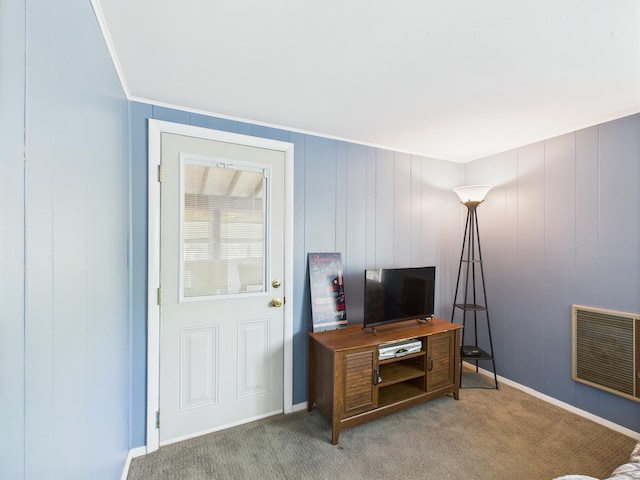 105 Buffalo Trl, Pocono Lake, PA 18347 - carpeted living room featuring baseboards
