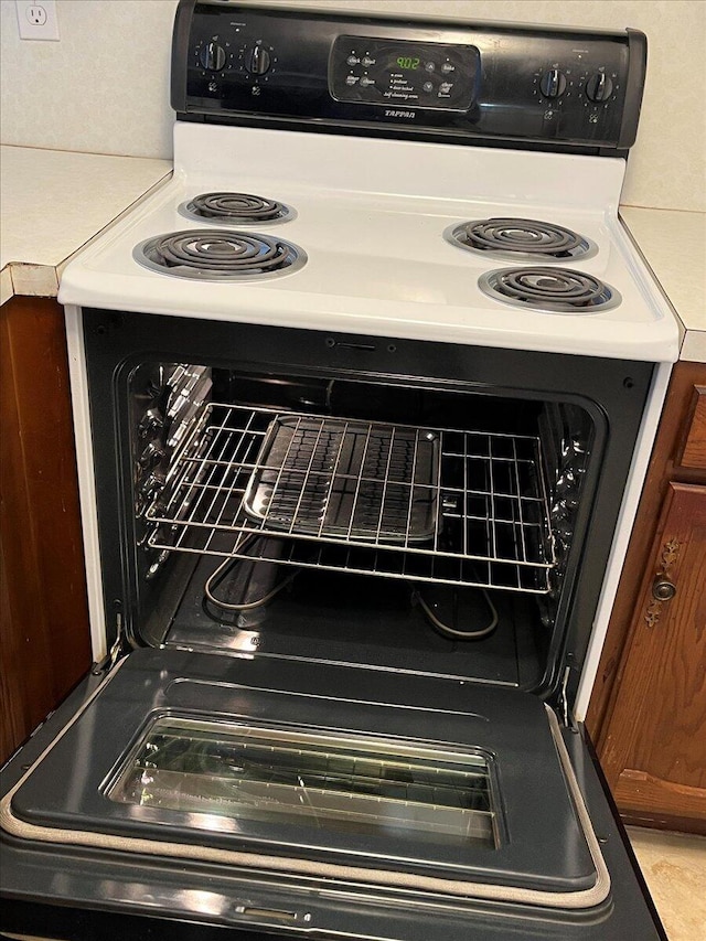 253 Thomas Rd, Blakeslee, PA 18610 - kitchen view of range with electric stovetop