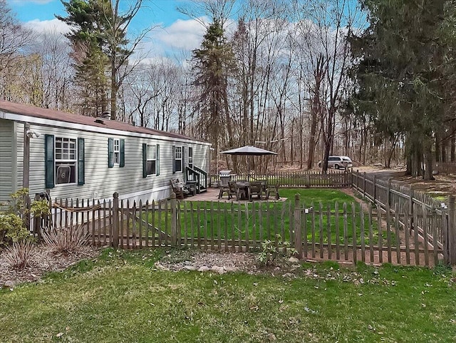 253 Thomas Rd, Blakeslee, PA 18610 - view of yard featuring entry steps