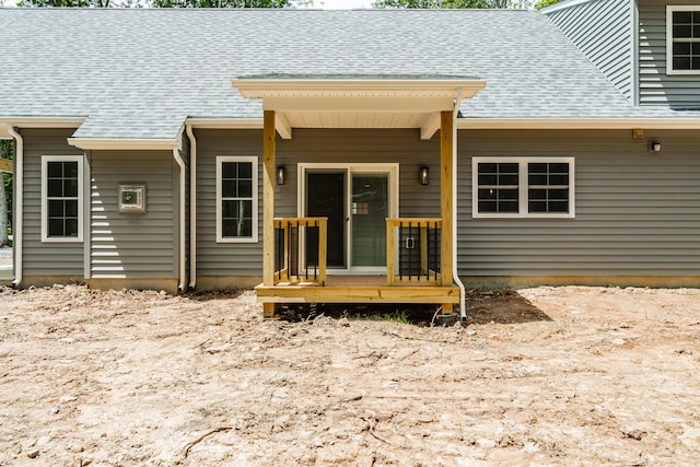 21 Wilde Gln, Albrightsville, PA 18210 - back of property with a shingled roof