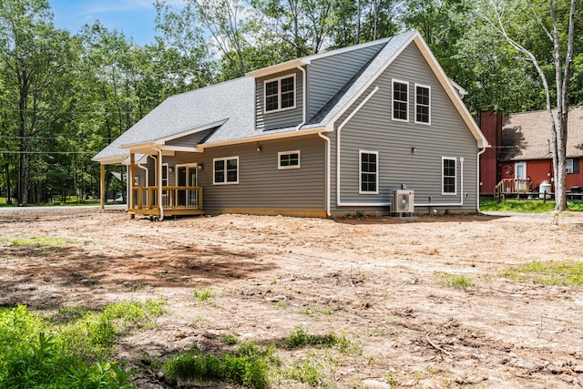 21 Wilde Gln, Albrightsville, PA 18210 - back of house featuring a shingled roof and a deck