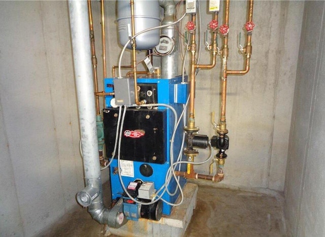 144 Dogwood Dr, Jim Thorpe, PA 18229 - utility room featuring a heating unit