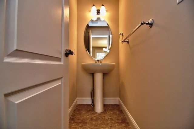 411 Pierce Ln, East Stroudsburg, PA 18301 - bathroom featuring tile patterned floors and baseboards