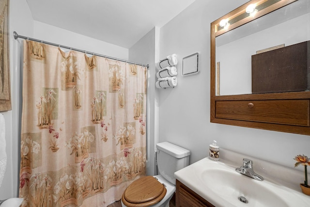 38 N Fairway Dr, Lake Ariel, PA 18436 - bathroom featuring vanity and curtained shower