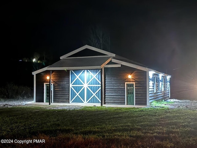 view of outbuilding with an outbuilding